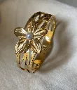 Great flower with pearl bangle bracelet