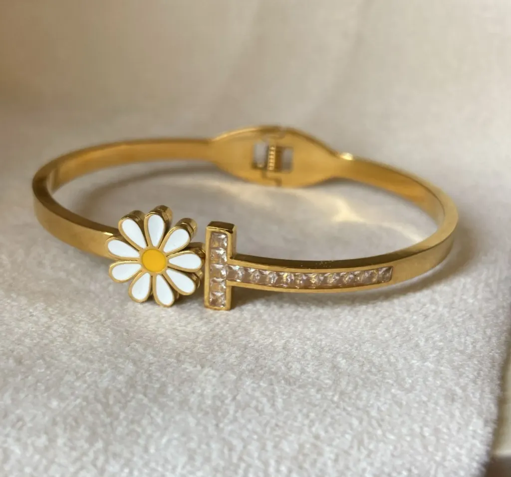 White flower T bangle bracelet