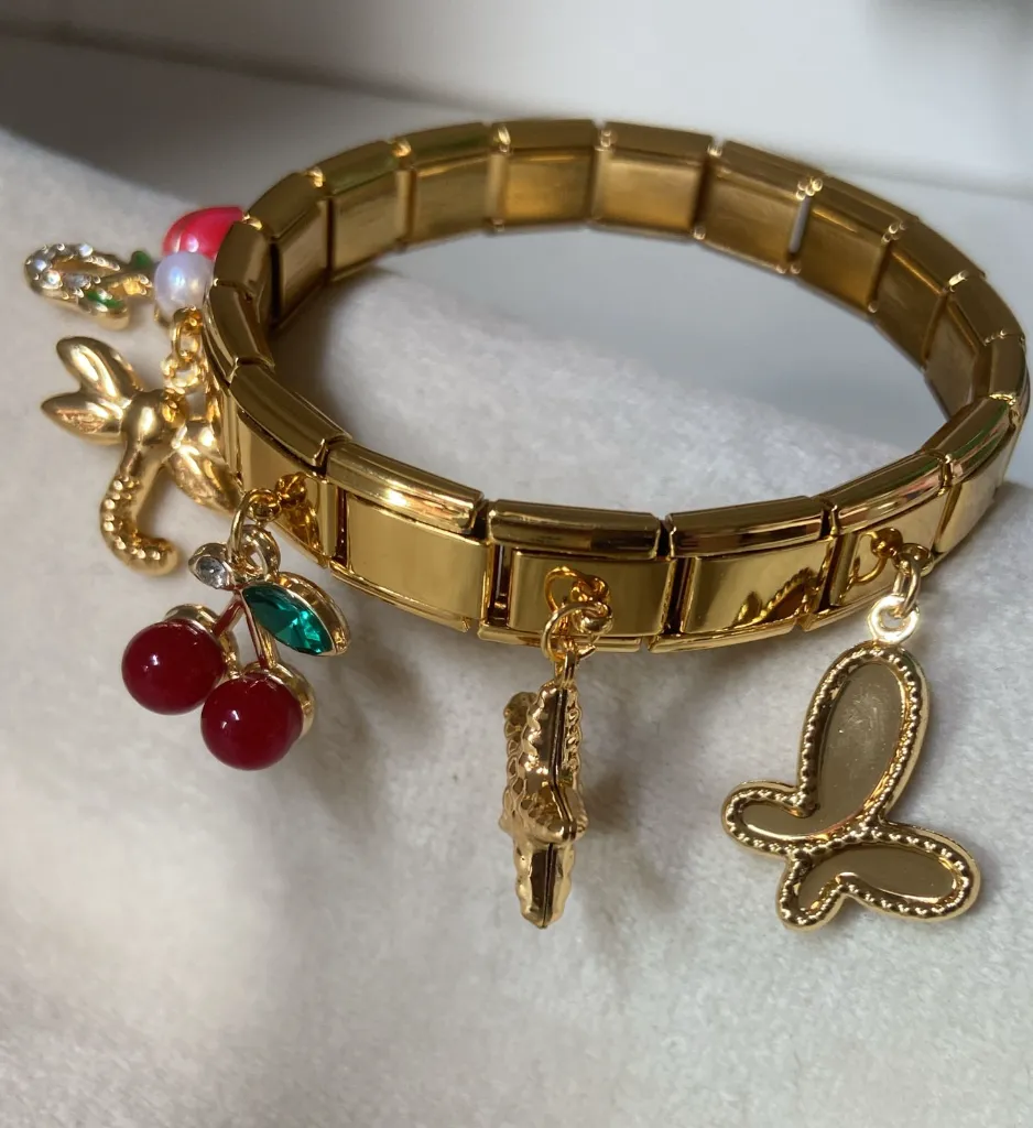 Stretchable Charms bracelet