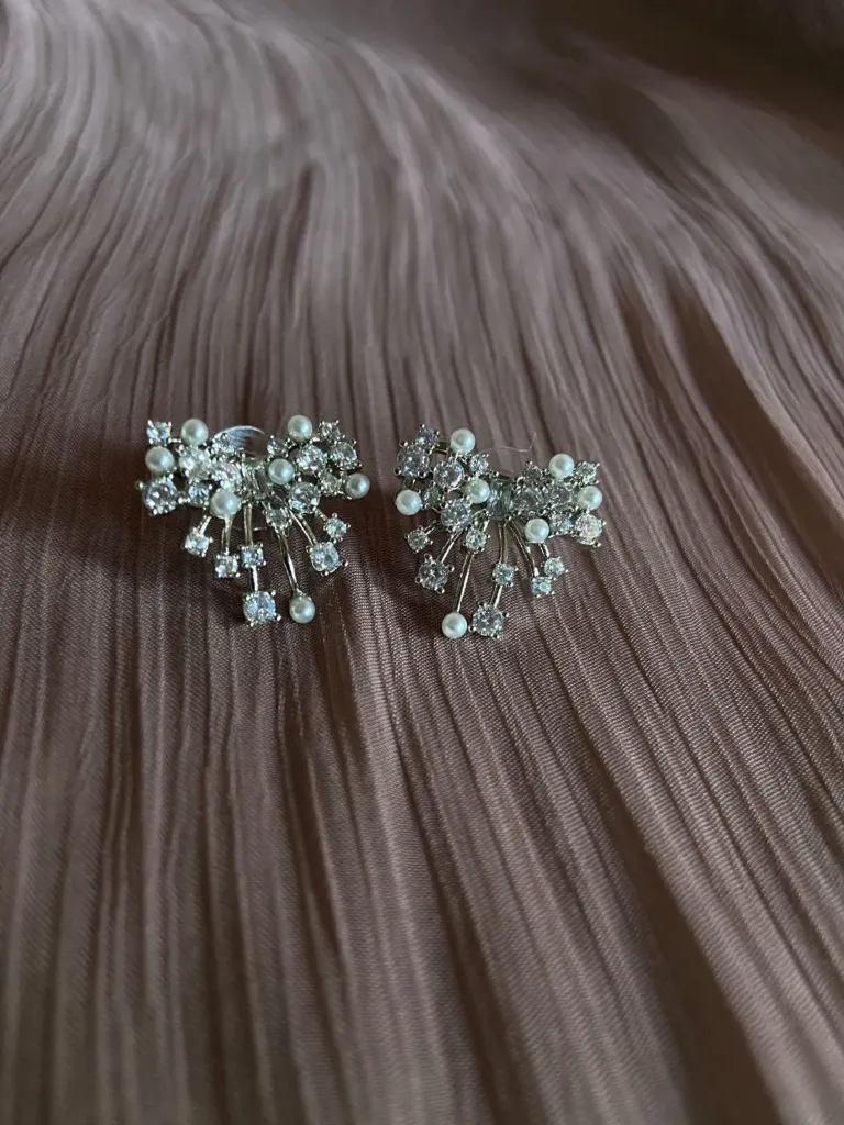 Ad Bow Earring